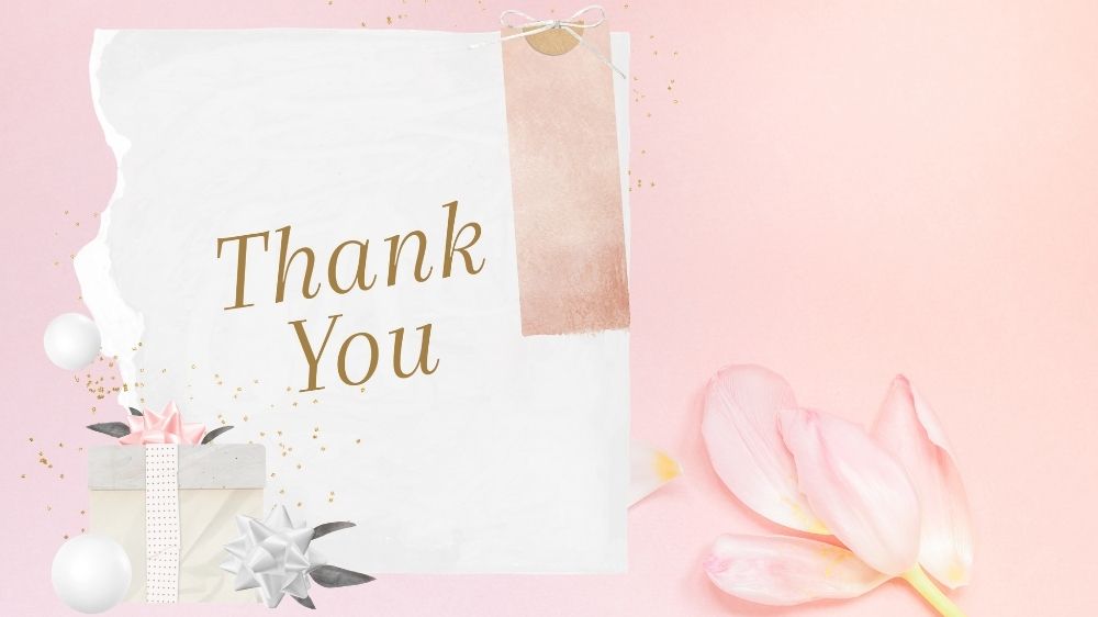 كلمة شكرًا بجانب هدية كلمة شكرًا بجانب هدية