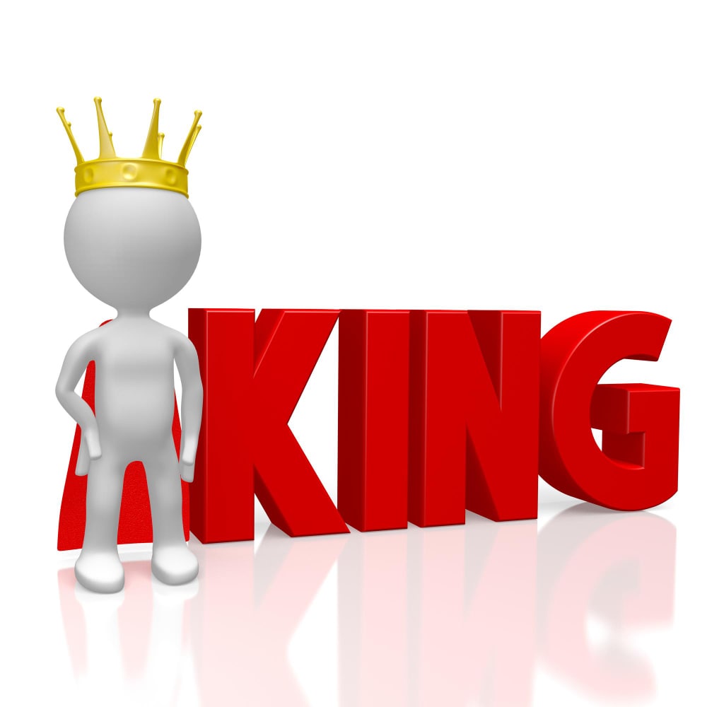 ولد يلبس تاج وبجانبه كلمة ملك ولد يلبس تاج وبجانبه كلمة ملك