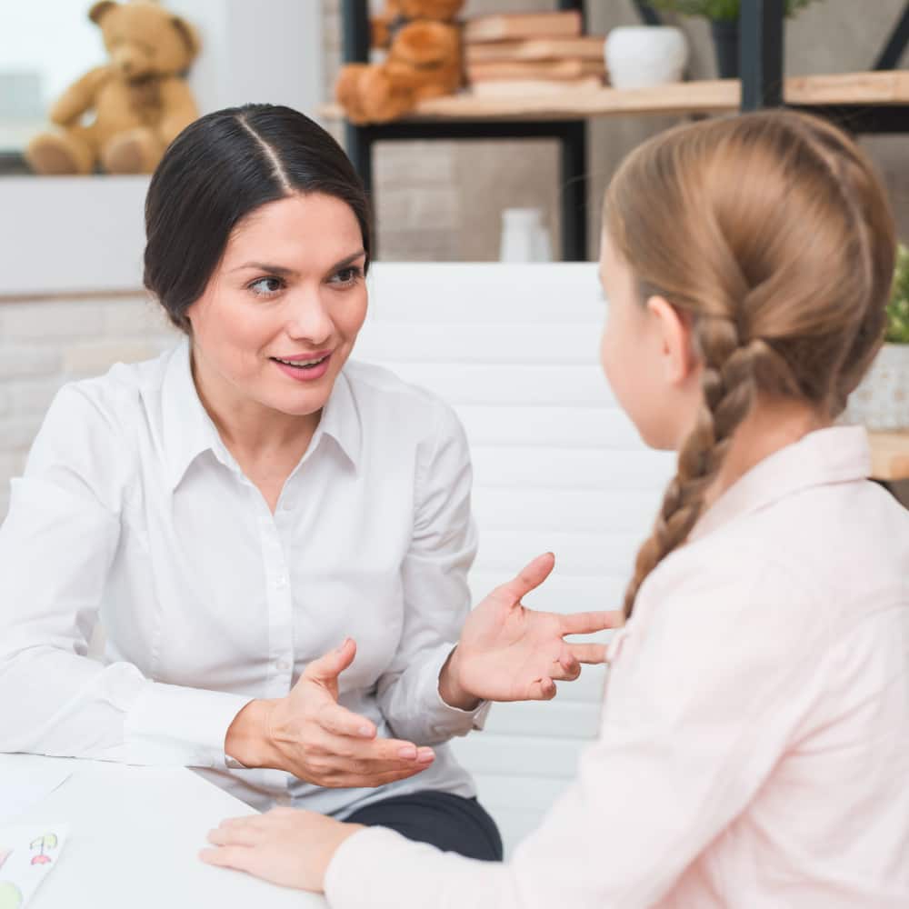 حوار بين أم وبنتها