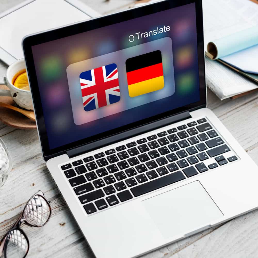 لاب توب يعرض برنامج ترجمة