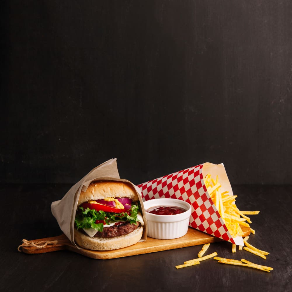 ساندوتش برجر وبطاطس