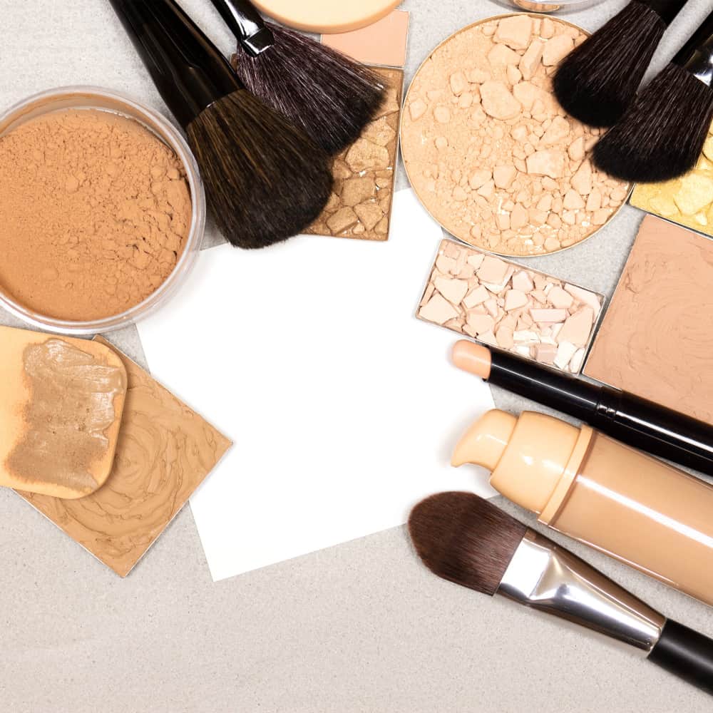 فرش ومستحضرات تجميل