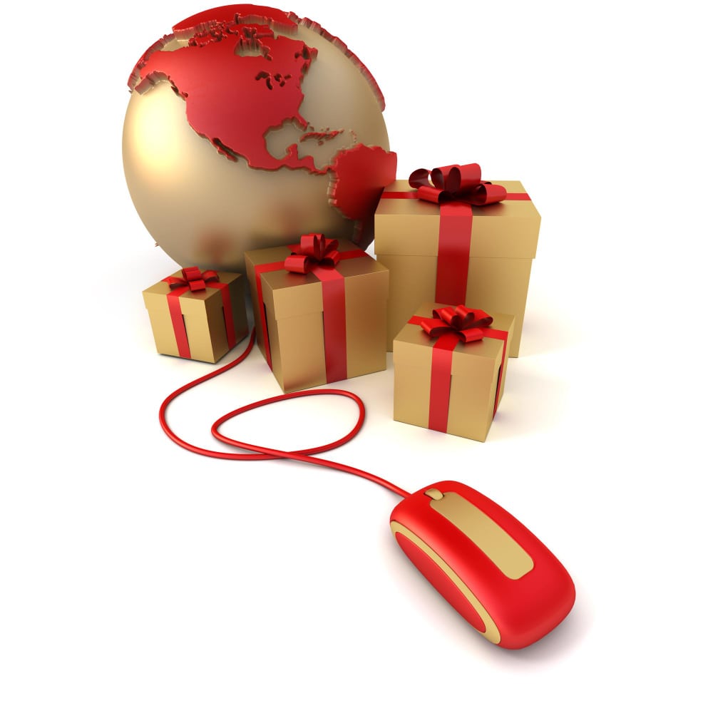 كرة أرضية وفأرة وبجانبهم هدايا