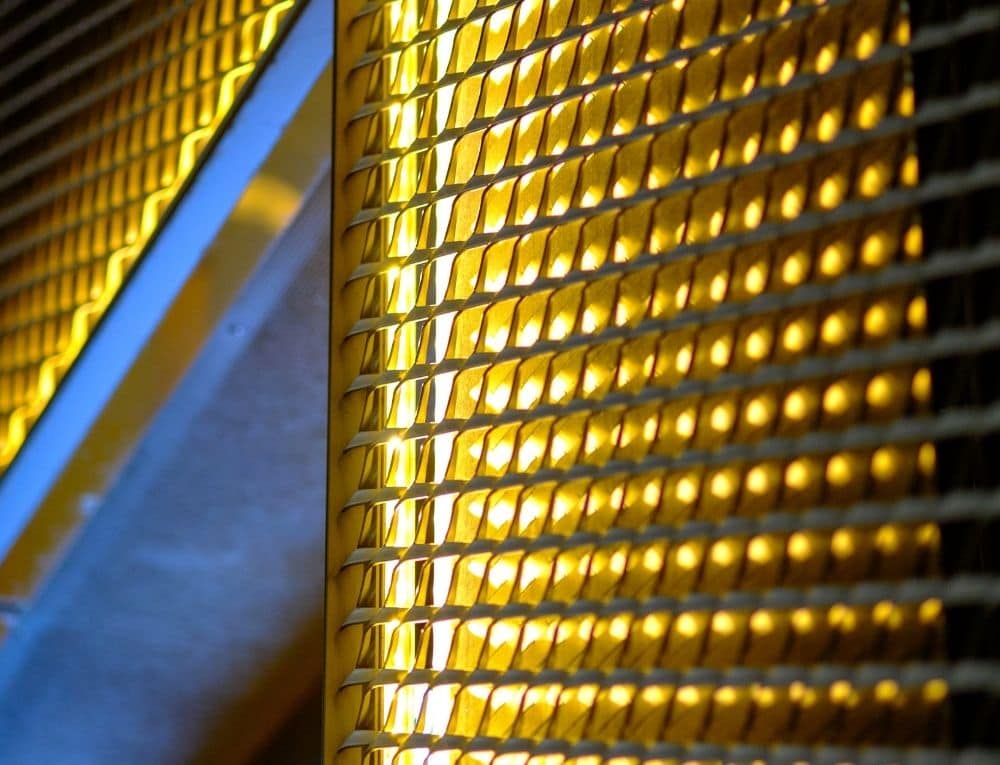 ألومنيوم مضئ