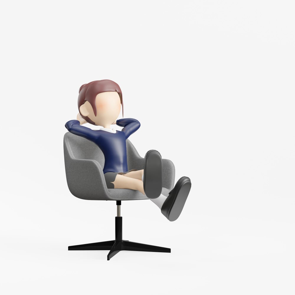 فتاة تجلس على كرسي