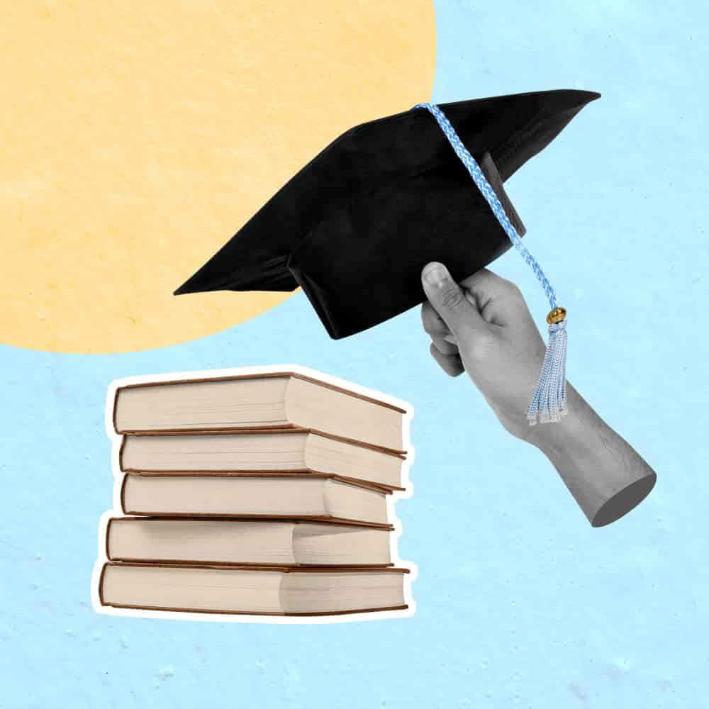 كتب ويد تمسك كاب تخرج