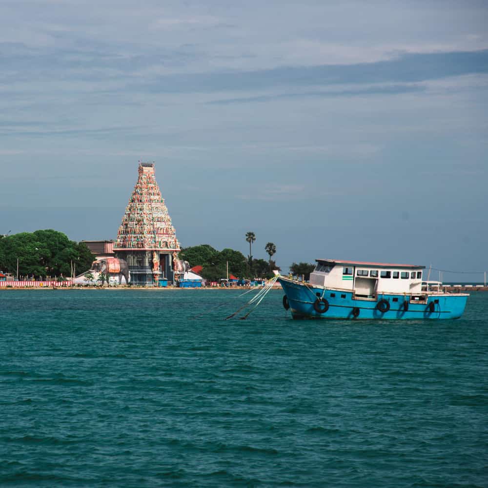 معبد في سريلانكا