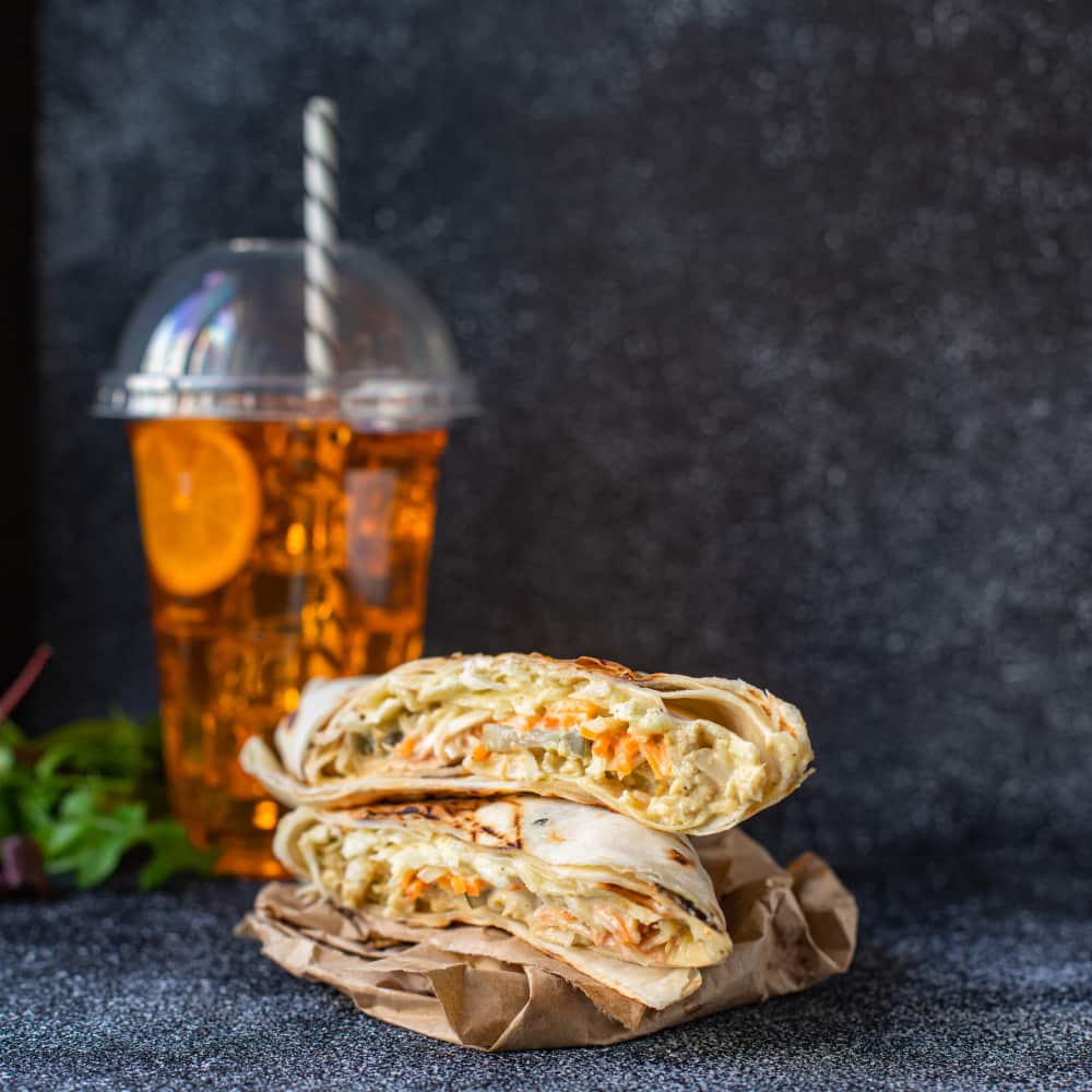 شاورما وكوب عصير شاورما وكوب عصير