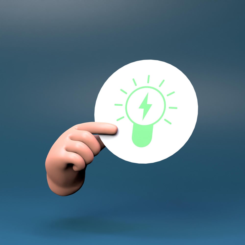 يد تلمس مصباح أخضر